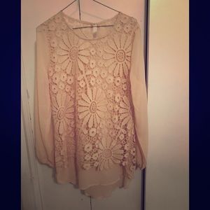 Women’s top cream color size Large, high low